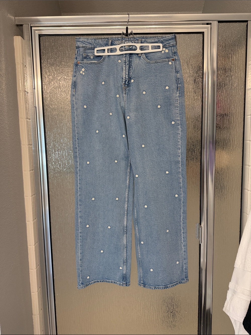 Old Navy Light Blue Straight-Leg Jeans with Daisy Embroidery